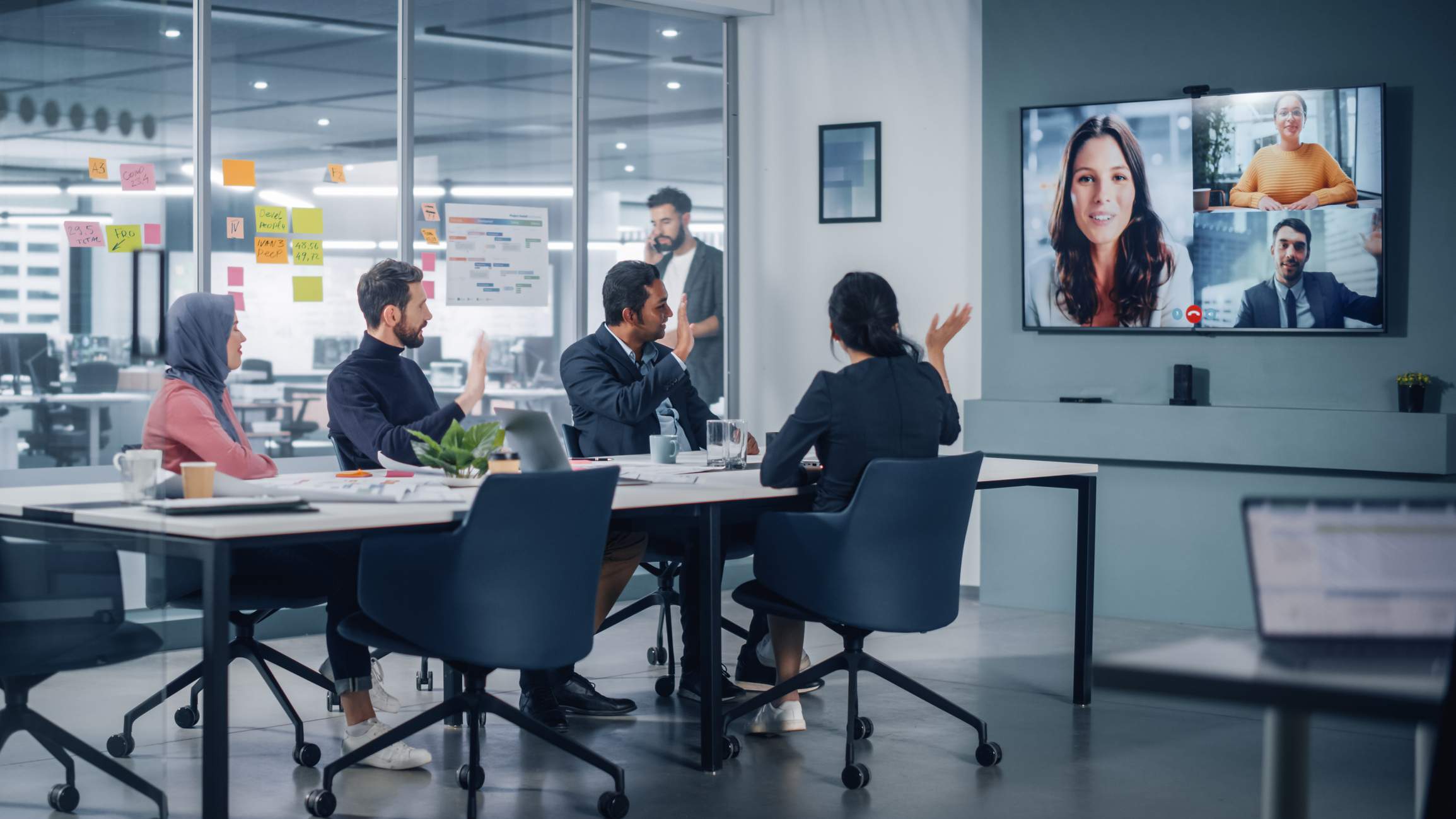 5 Tips for Leading a Hybrid Workforce 5 Tips for Leading a Hybrid Workforce